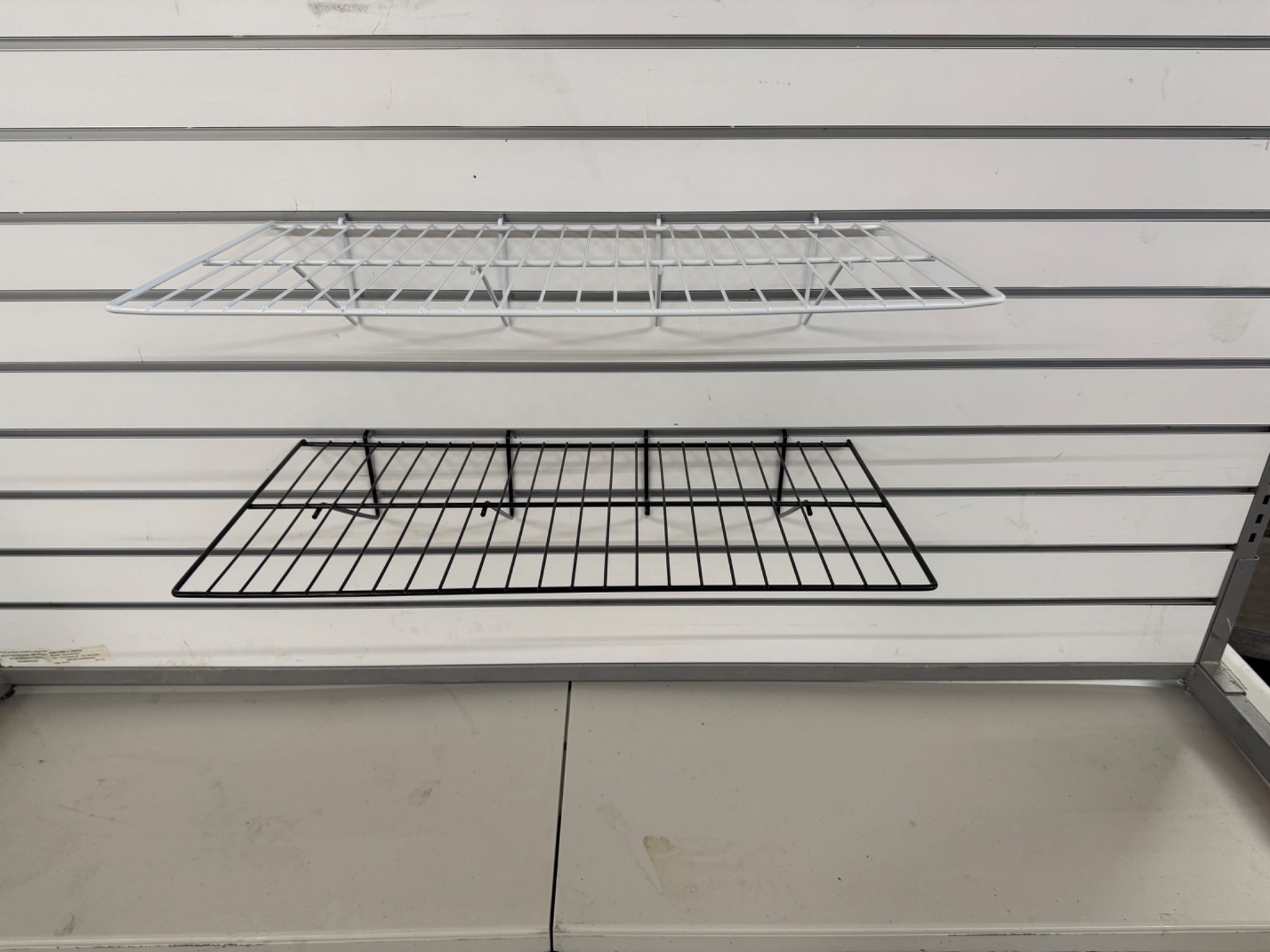 New Slatwall Flat Wire Shelf