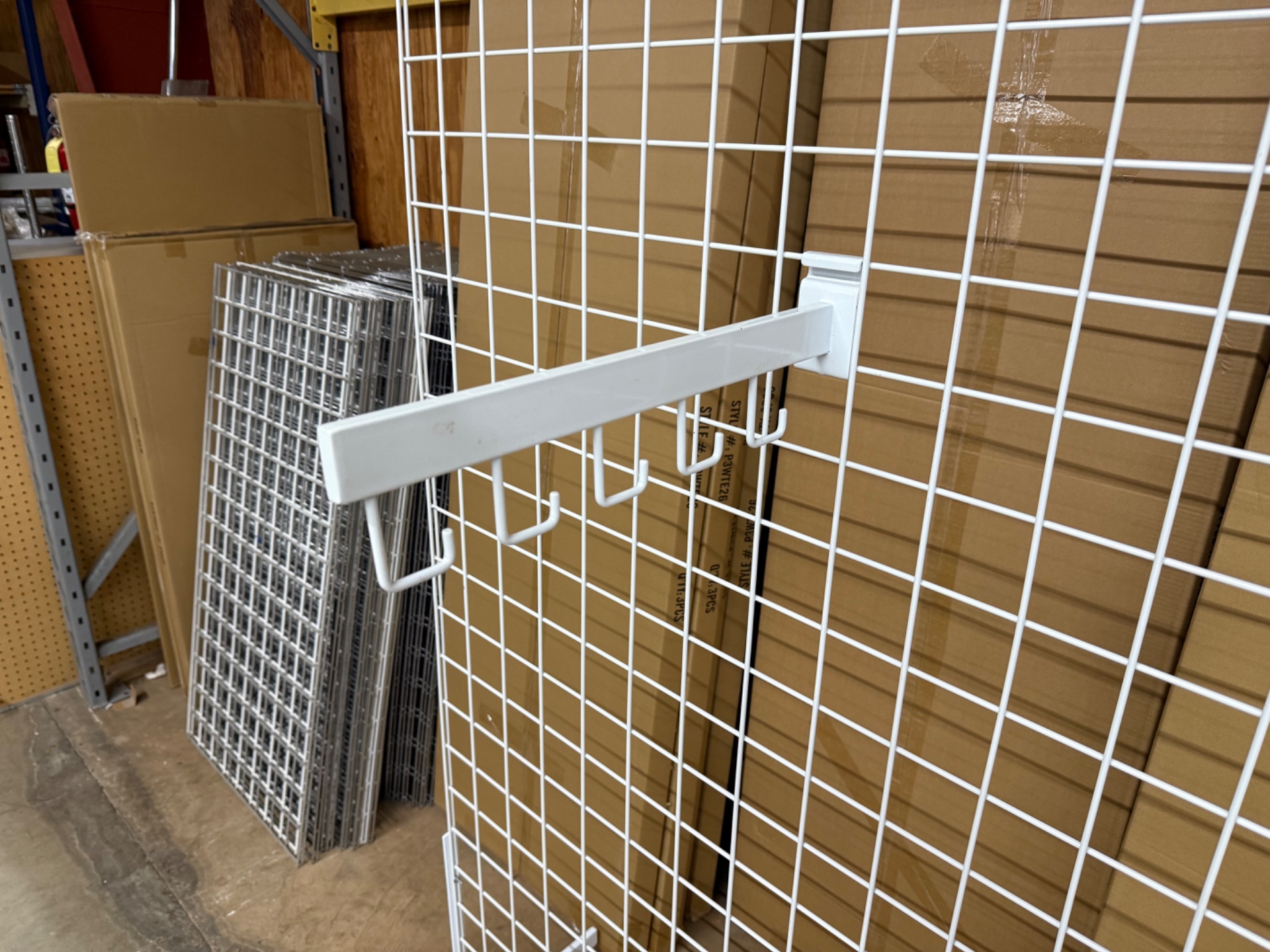 Used White Gridwall 5 Hook Faceouts