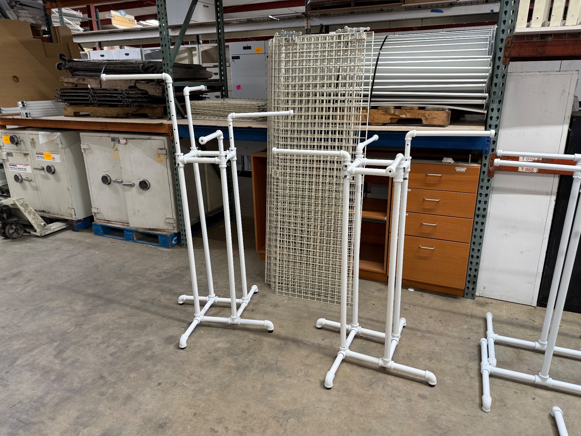 Used White Pipe Four Way Racks